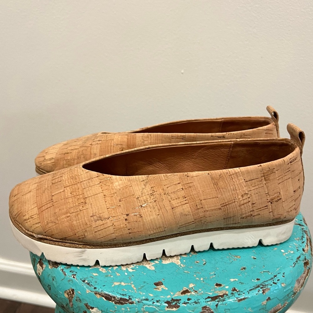 Gentle Souls Tan Flats - Picture 7 of 12